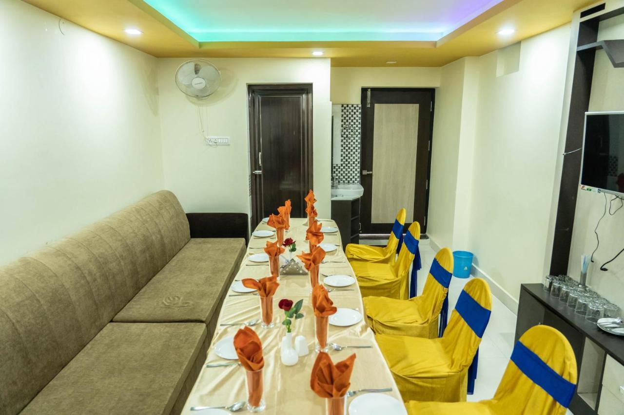 Hotel Bnson Blue Каттак Экстерьер фото